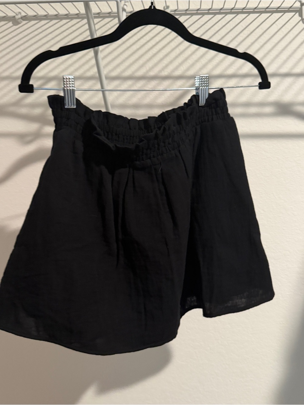 Black ruffle Waist Mini skirt